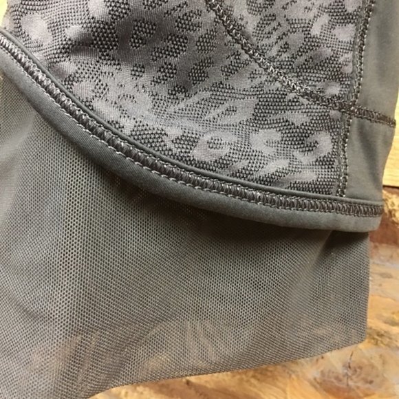 Animal Print Mesh Insert Crop Leggings - Picture 12 of 13